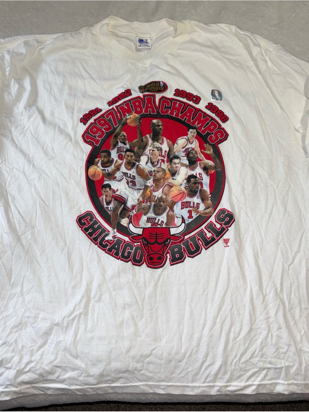 Vintage Starter Chicago Bulls 1997 NBA Champs Graphic Tee XX-Large White Cotton